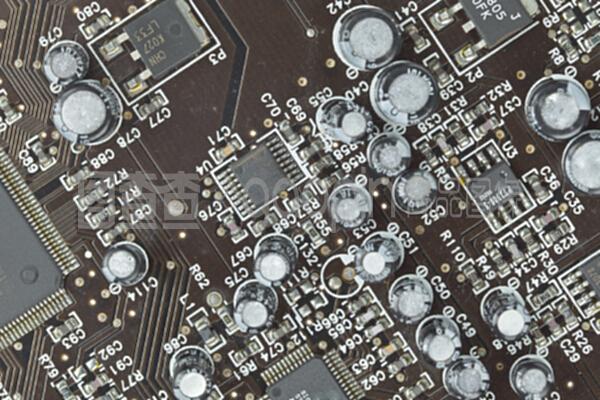 電子元器件與宏背板 印刷電路板設計的核心要素